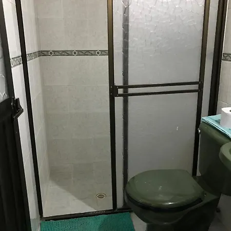 Brussels House, 2 Bedrooms Сasa de vacaciones